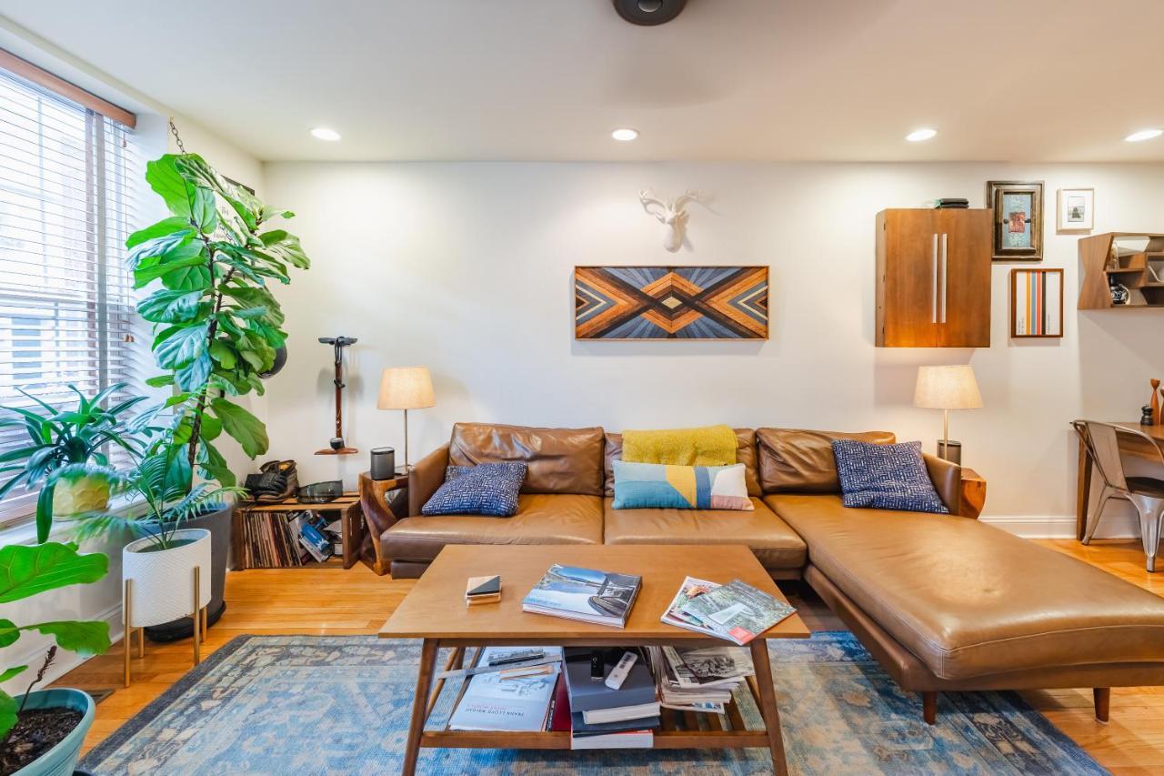 Bedroom In Thoughtfully Decorated East Passyunk Home Philadelphia Bagian luar foto